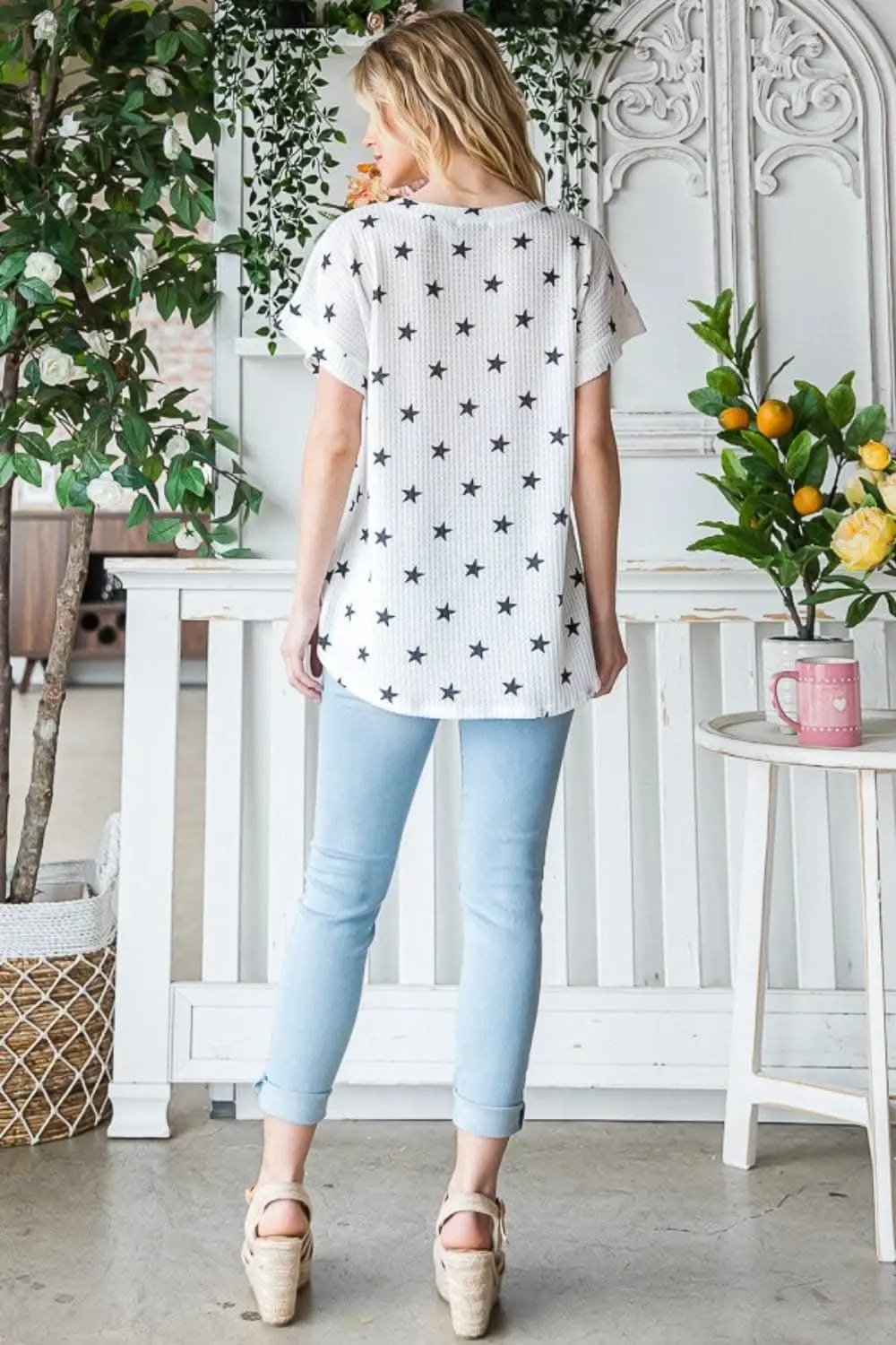 V-Neck Tee - Star Print - Relaxed Fit