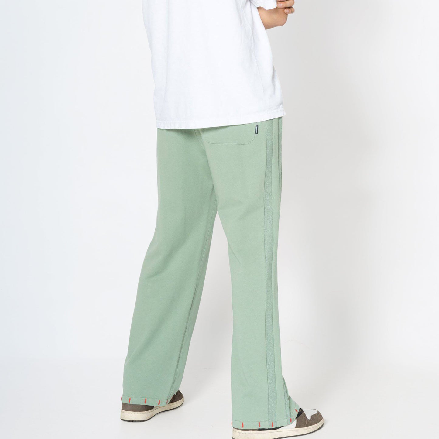 Konus Men's Wide Leg Sweatpants in Green