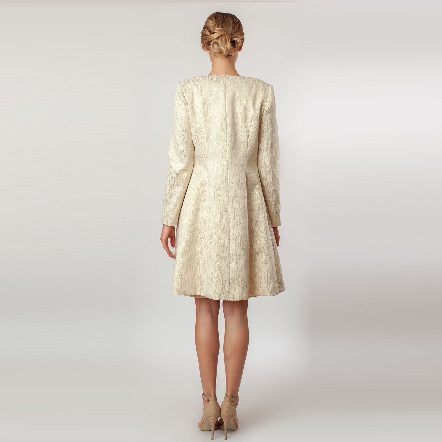 Scalloped Fly-Away Topper