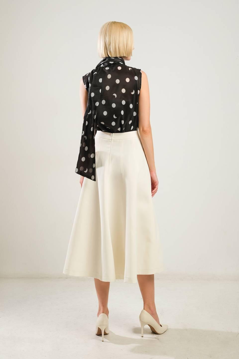DELICATE TOUCH WOVEN SKIRT