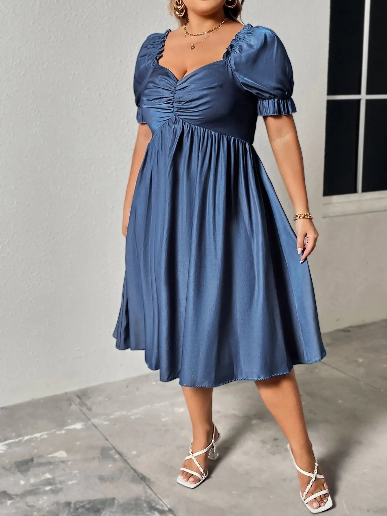 Plus Size Sweetheart Neck Dress - Elegant Midi