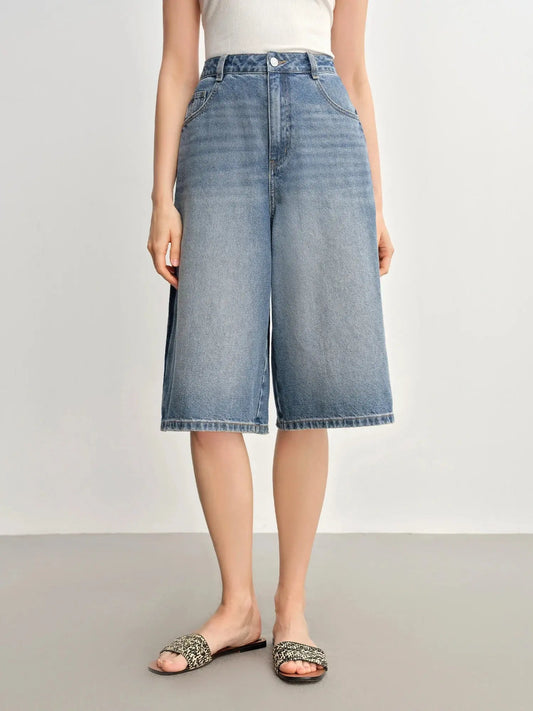 Loran Plus-Size High-Rise Wide-Leg Jeans in Light Blue, view 2