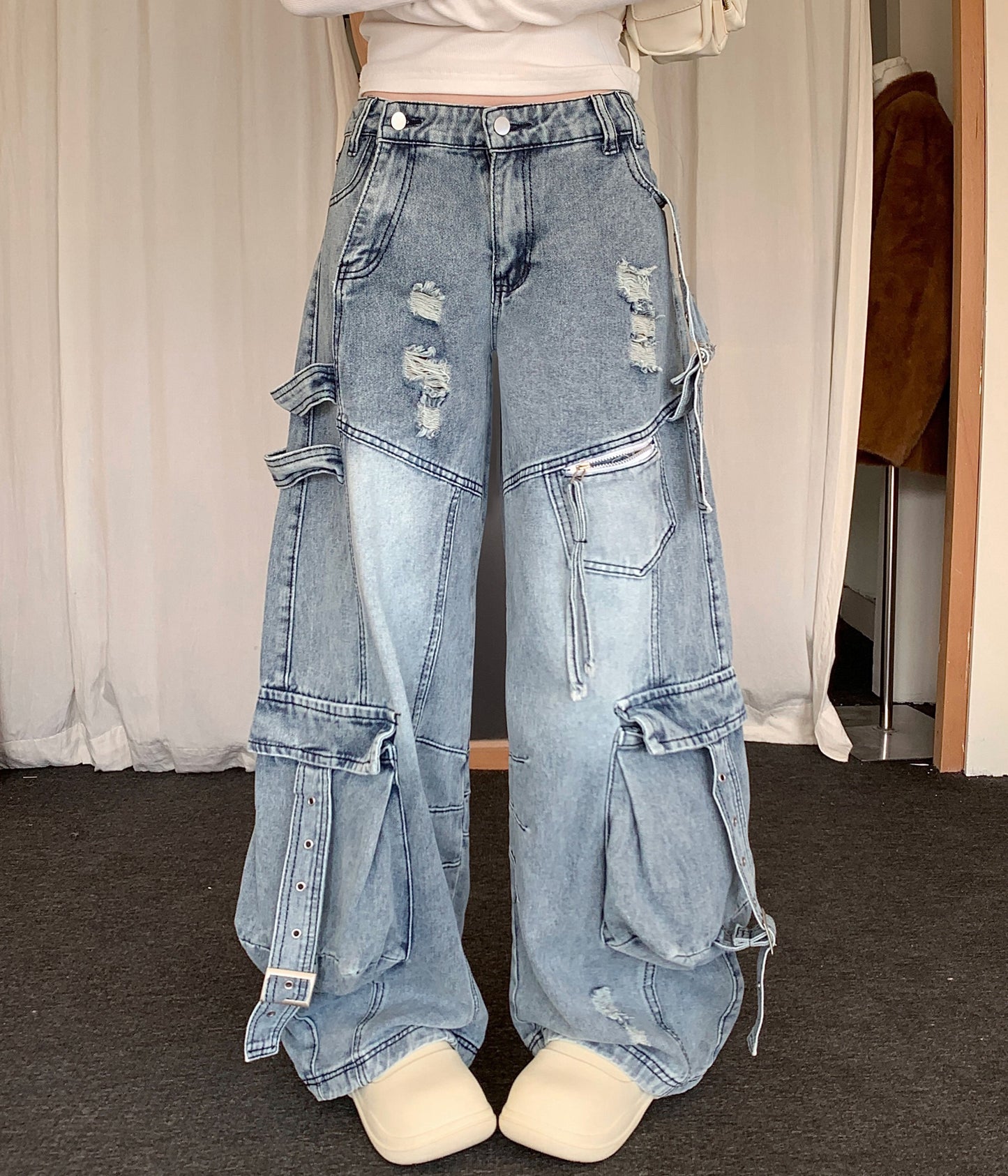 DISTRESSED AZUL CARGO DENIM