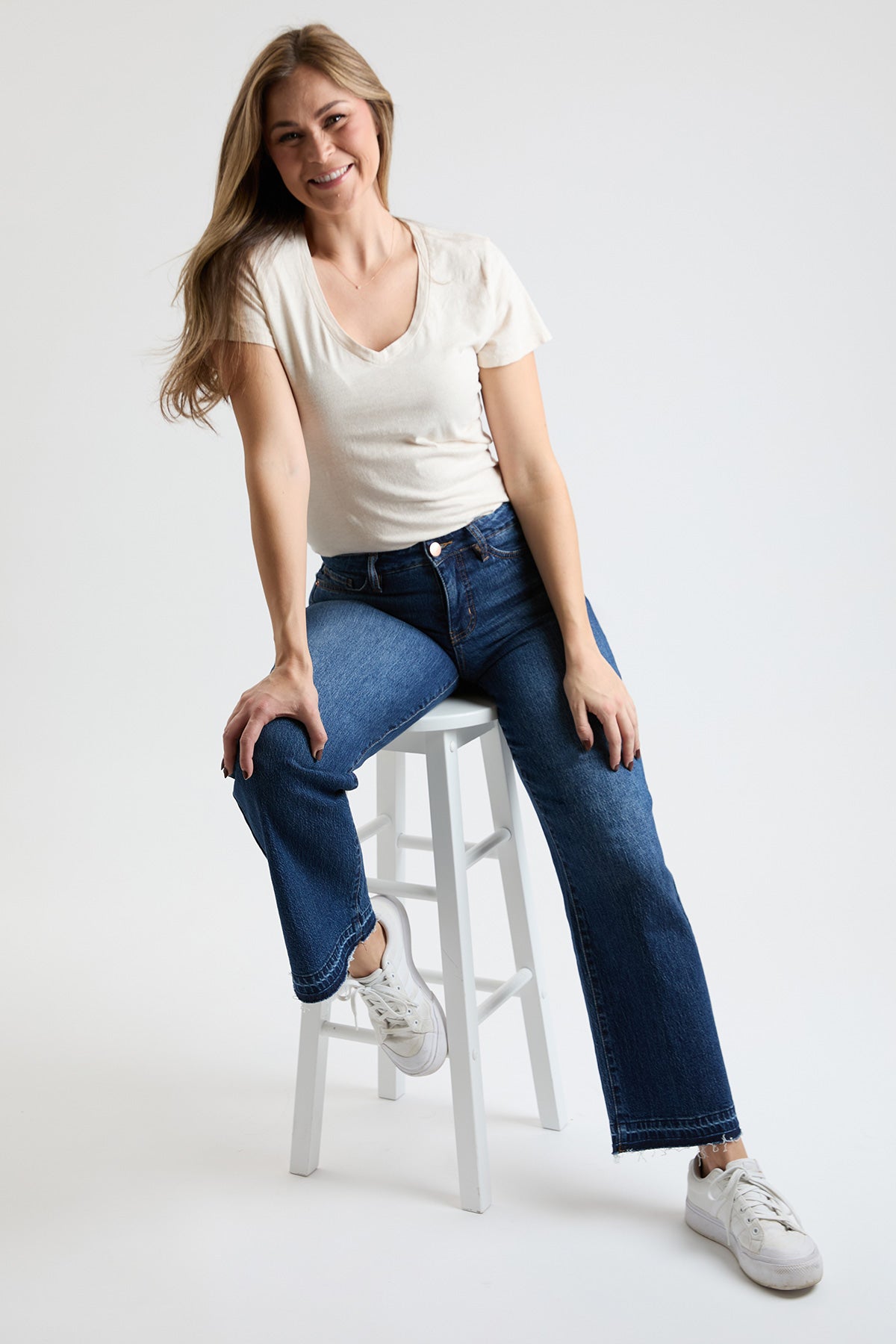 Women's High Rise Wide Leg Jeans with Raw Hem
