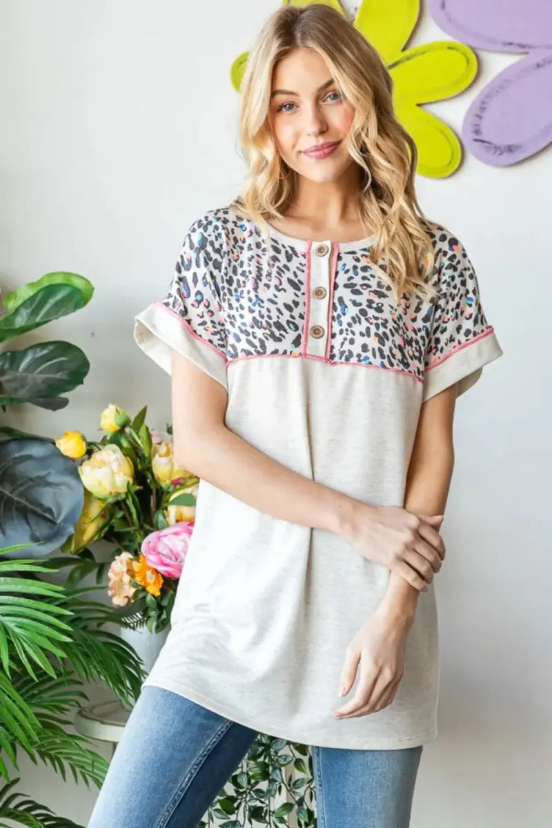 T-Shirt - Leopard Print Exposed Seam - Casual Short Sleeve