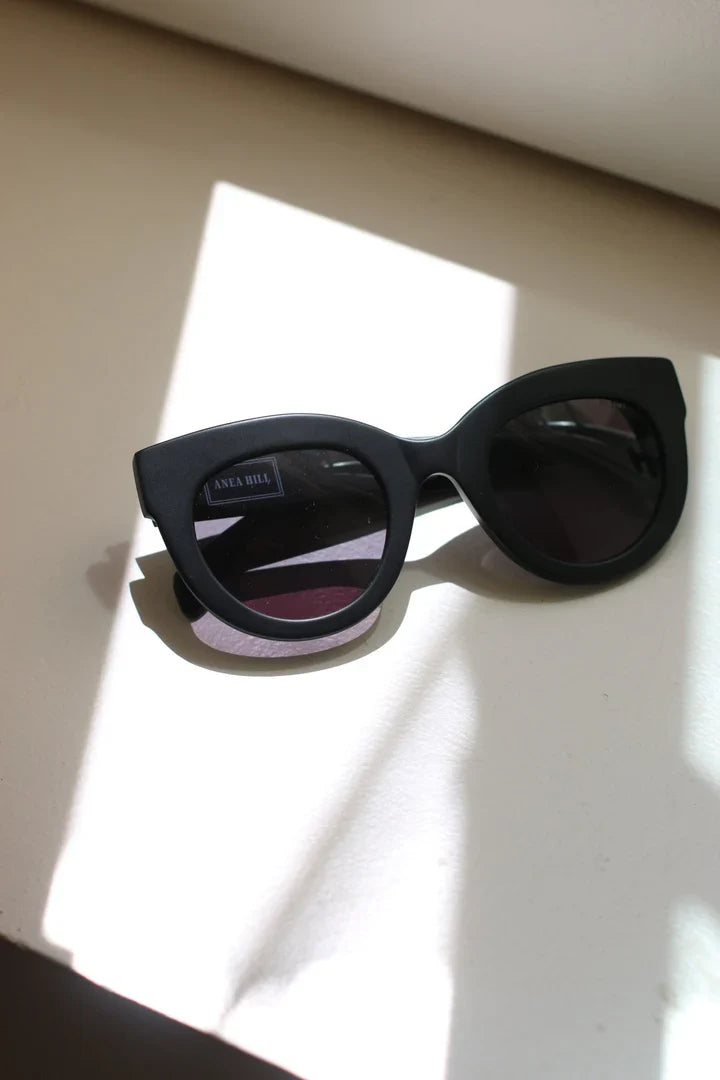ANEA HILL Sunglasses, Manbattan