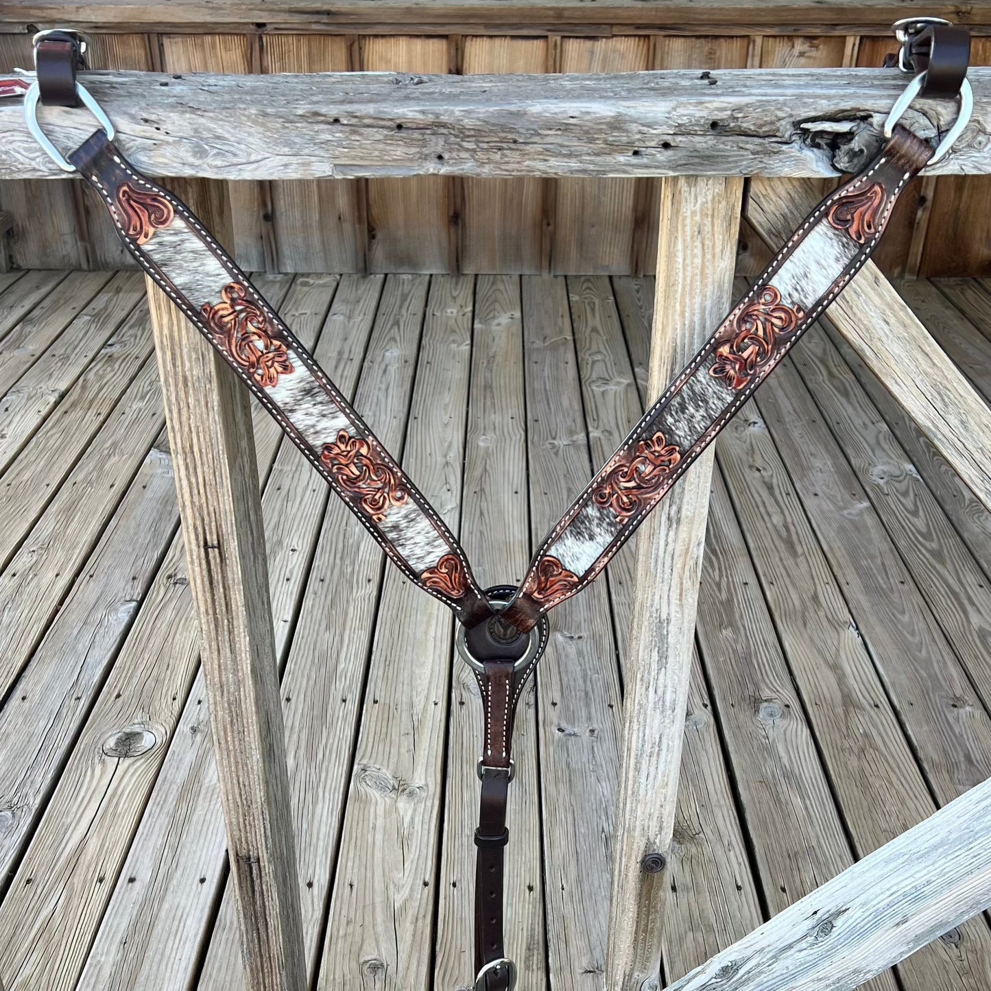 Salt and Pepper Breastcollar