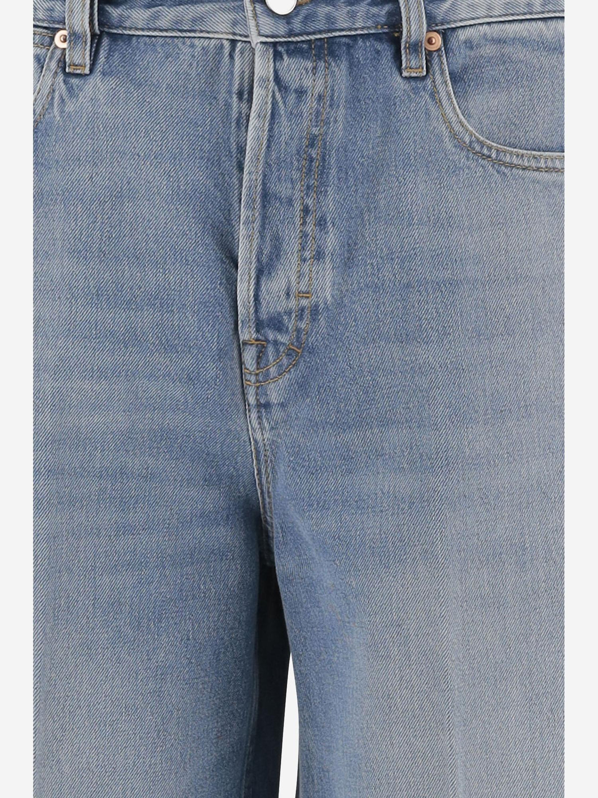 Loose Wide-Leg Jeans