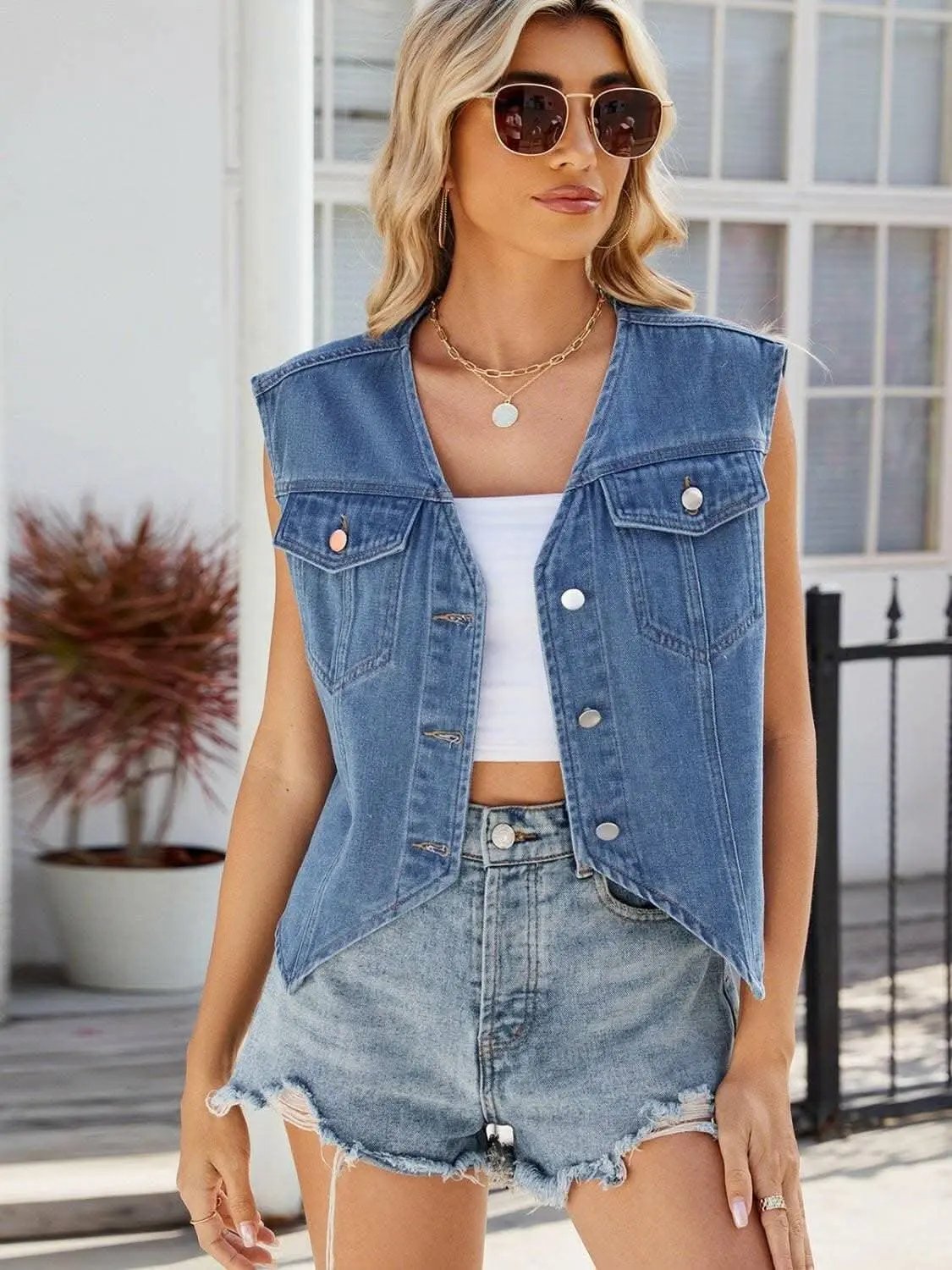 Sleeveless Denim Jacket Chic - Versatile with Pockets