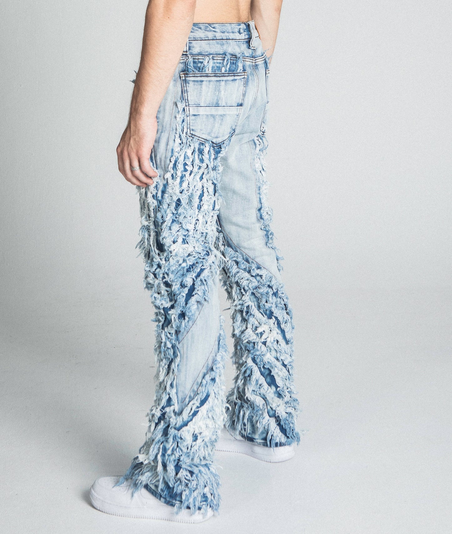 AJ18SK EXTREME FRAYED STACKED JEANS