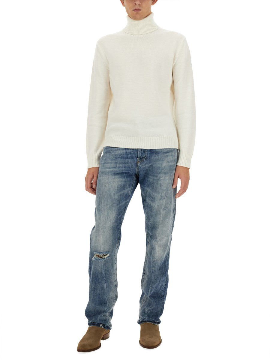 Straight Jeans with Ripped Knee