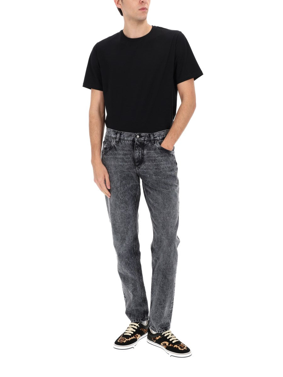 Straight Jeans in Washed Black