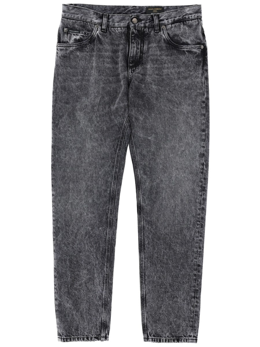 Straight Jeans in Washed Black