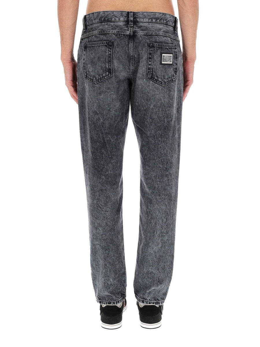 Straight Jeans in Washed Black
