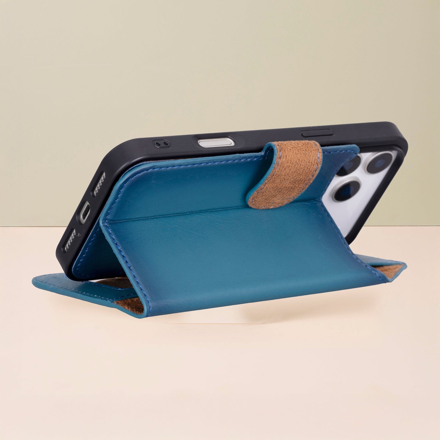 Leather iPhone 18 Pro Wallet Case – Blue - Austin