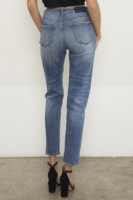 HIGH RISE GIRLFIRNED JEANS