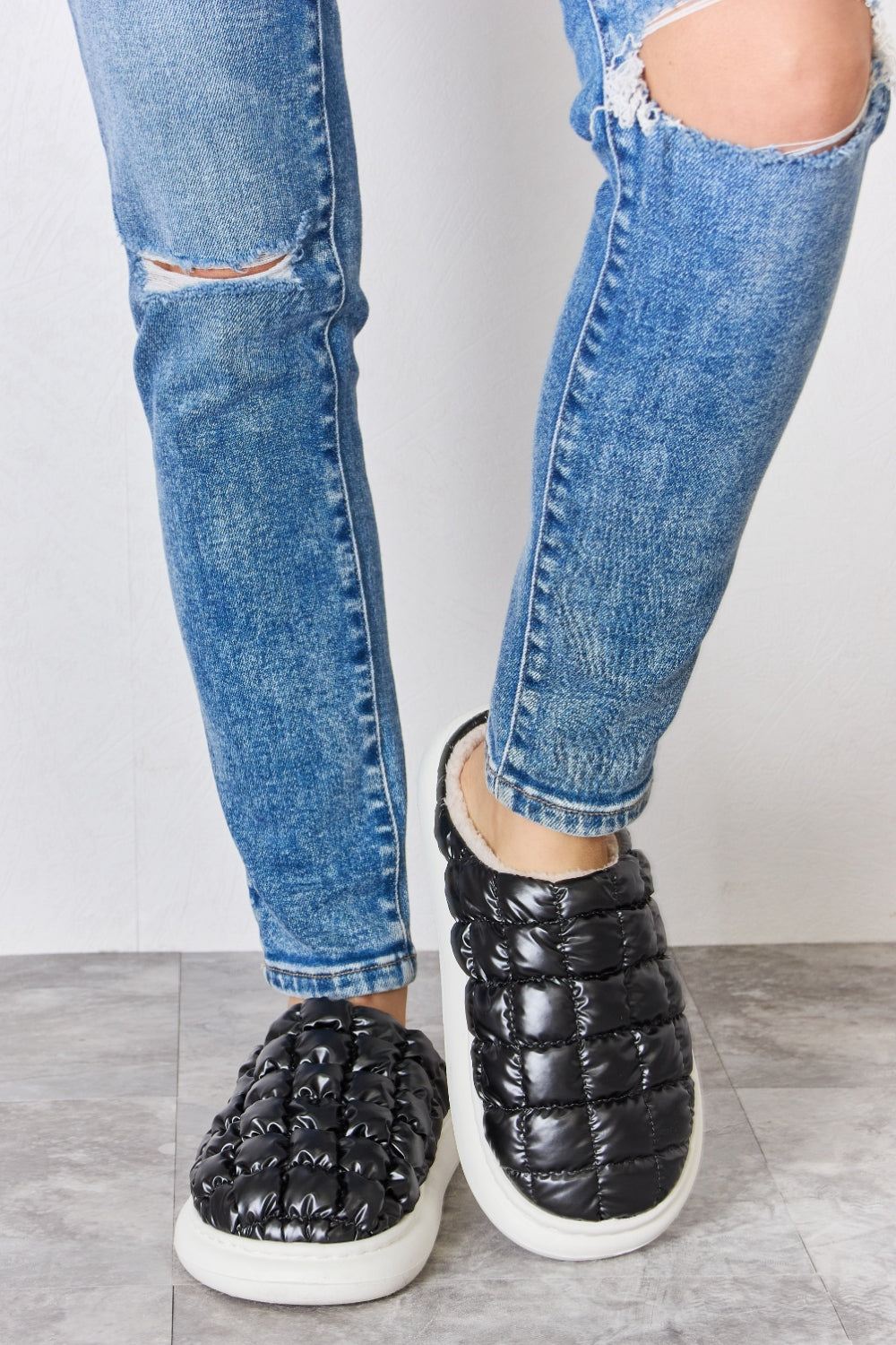 Trendsi Plush puffer slippers by melody
