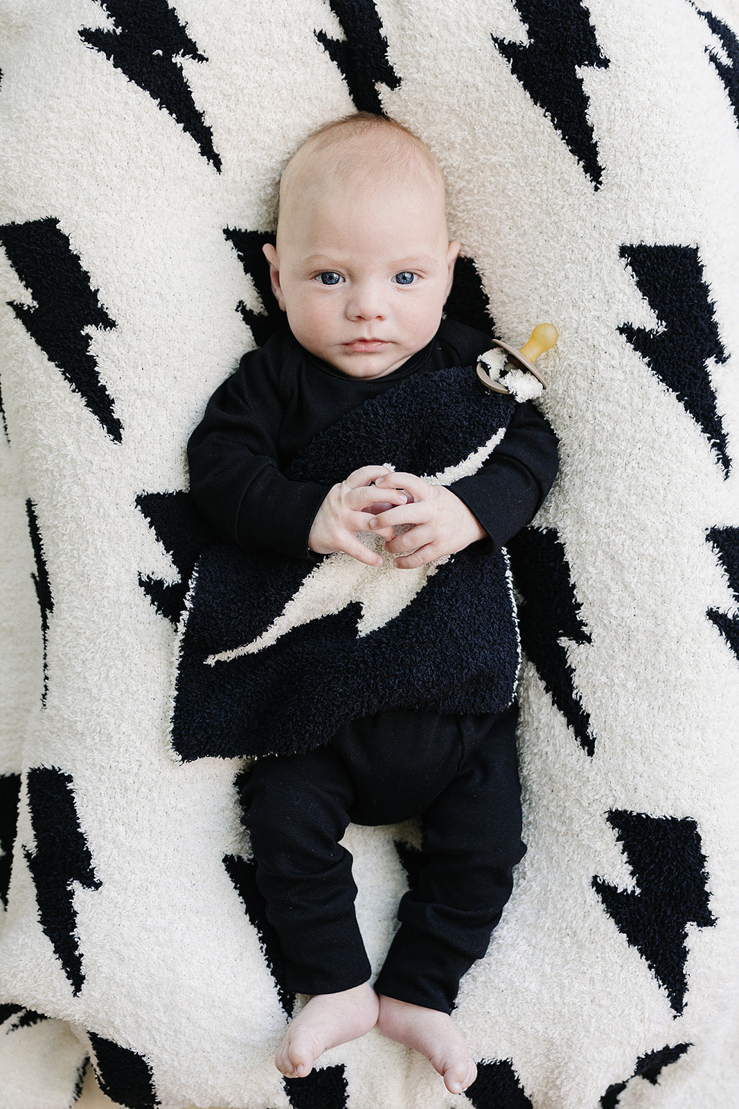 Lightning Bolt Fuzzy Blanket | Black