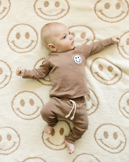 Smiley Fuzzy Blanket | Latte
