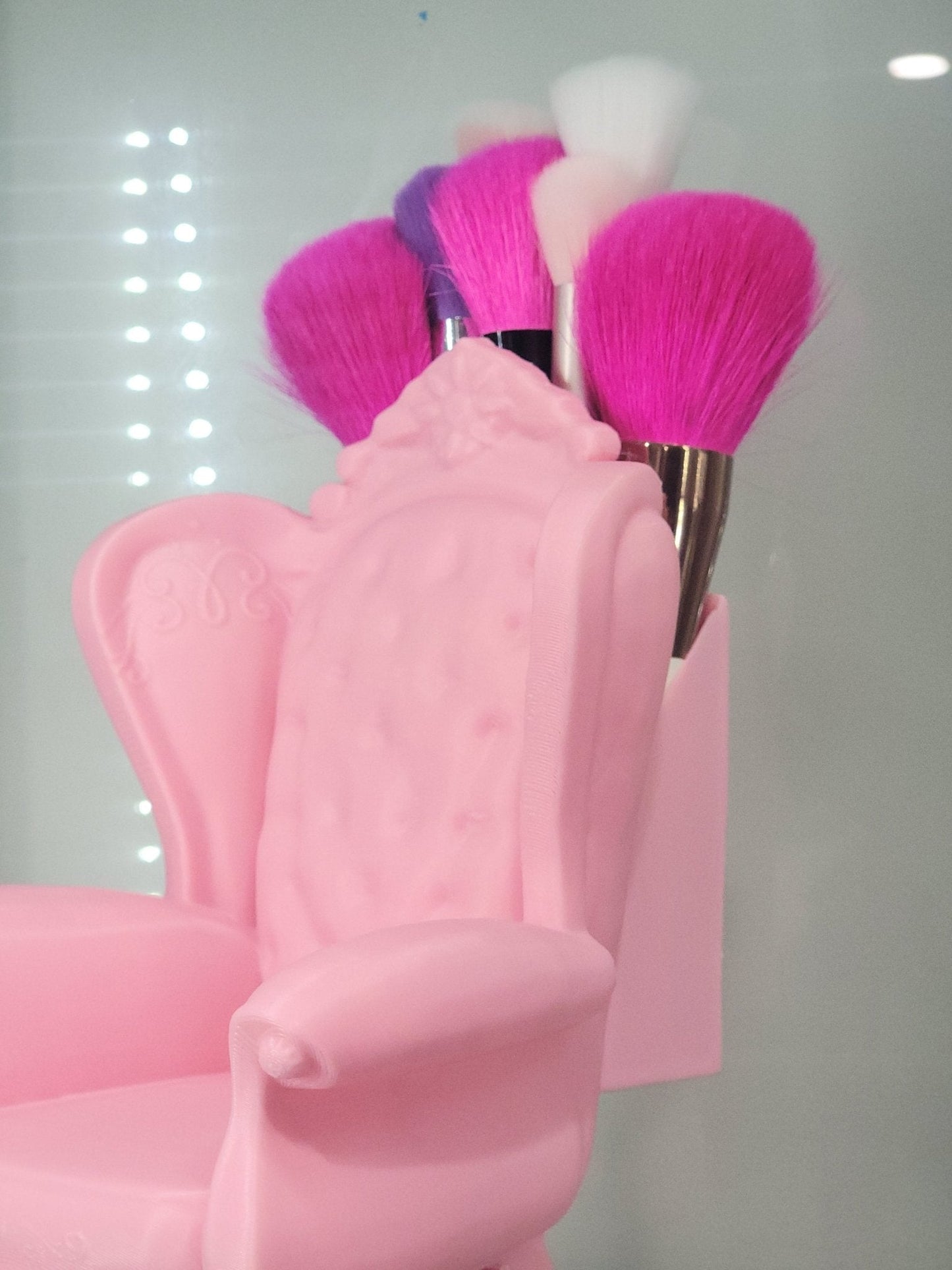 3D Printed Pink Throne Brush Holder - Glam Makeup Organizer