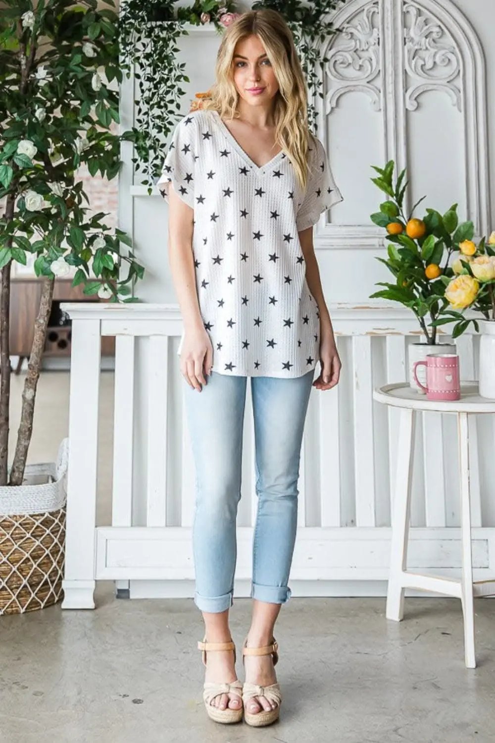V-Neck Tee - Star Print - Relaxed Fit