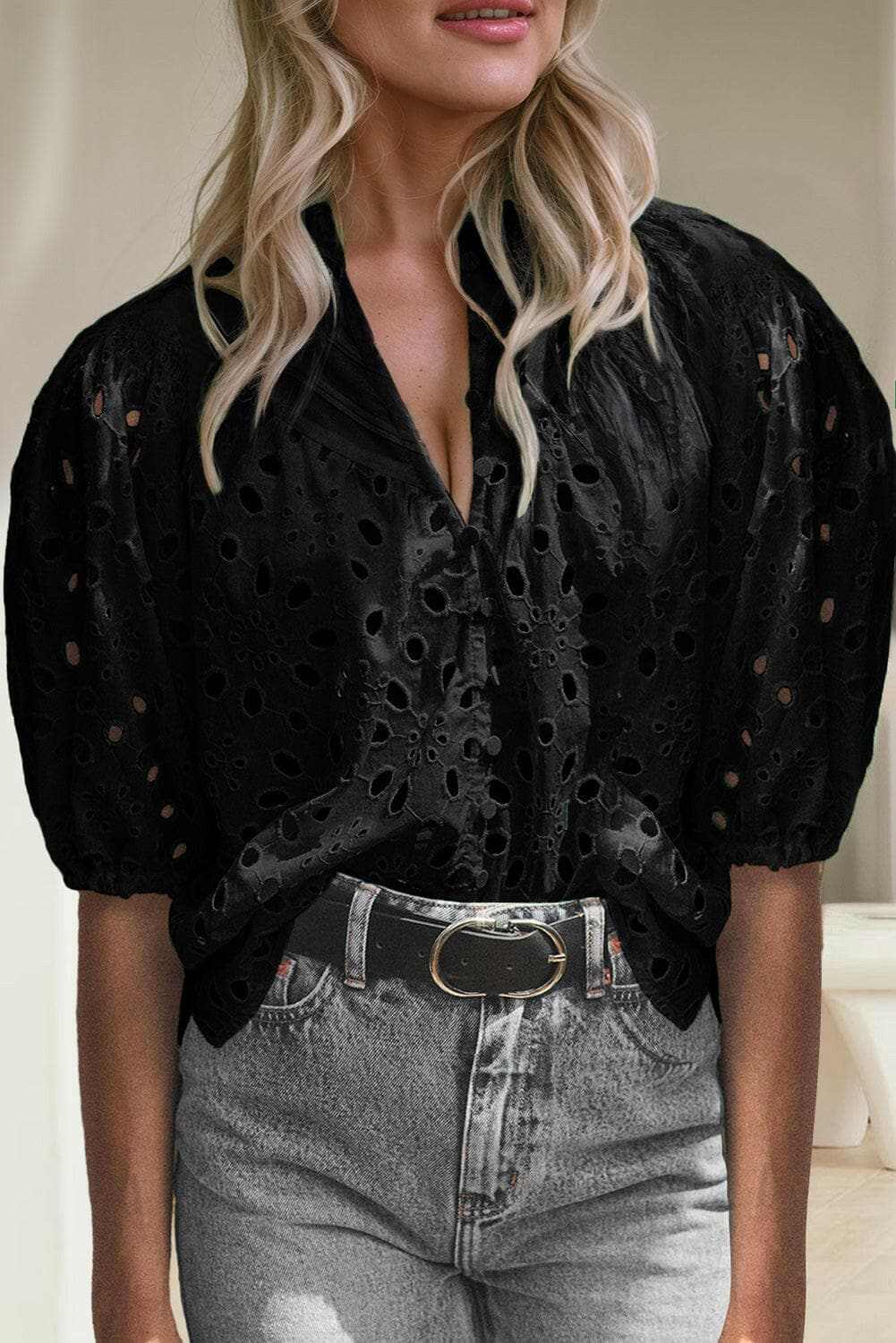 Trendsi Elegant eyelet blouse - cotton, button-up
