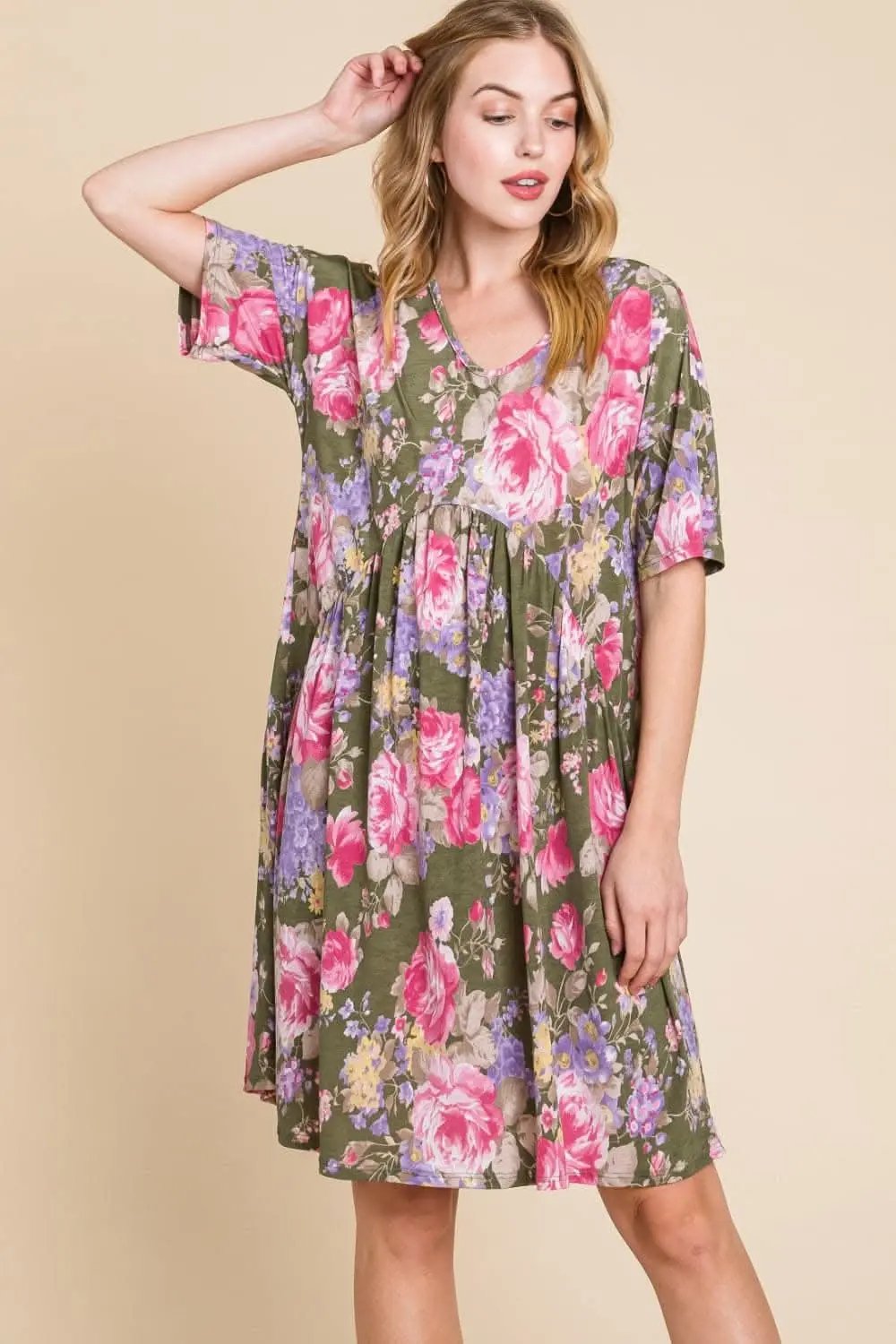 Trendsi Floral V-Neck Dress Women's Casual Party Dress Ruched & Flattering