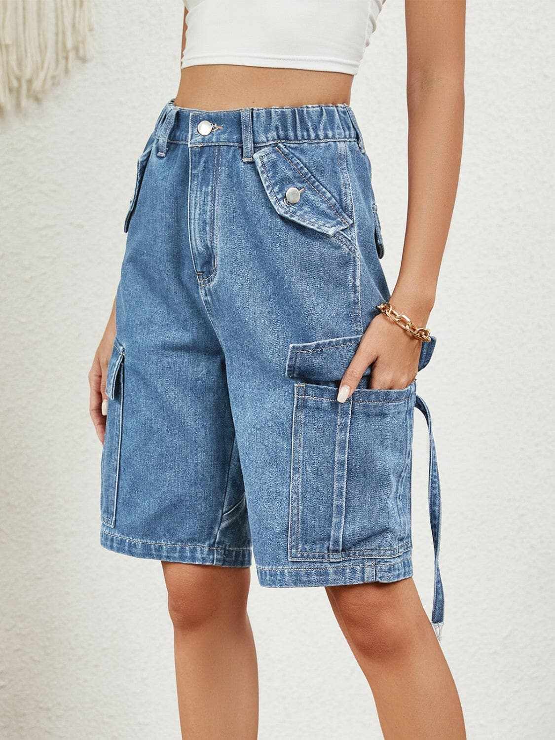Trendsi Jeans & Denim Buttoned denim shorts with pockets