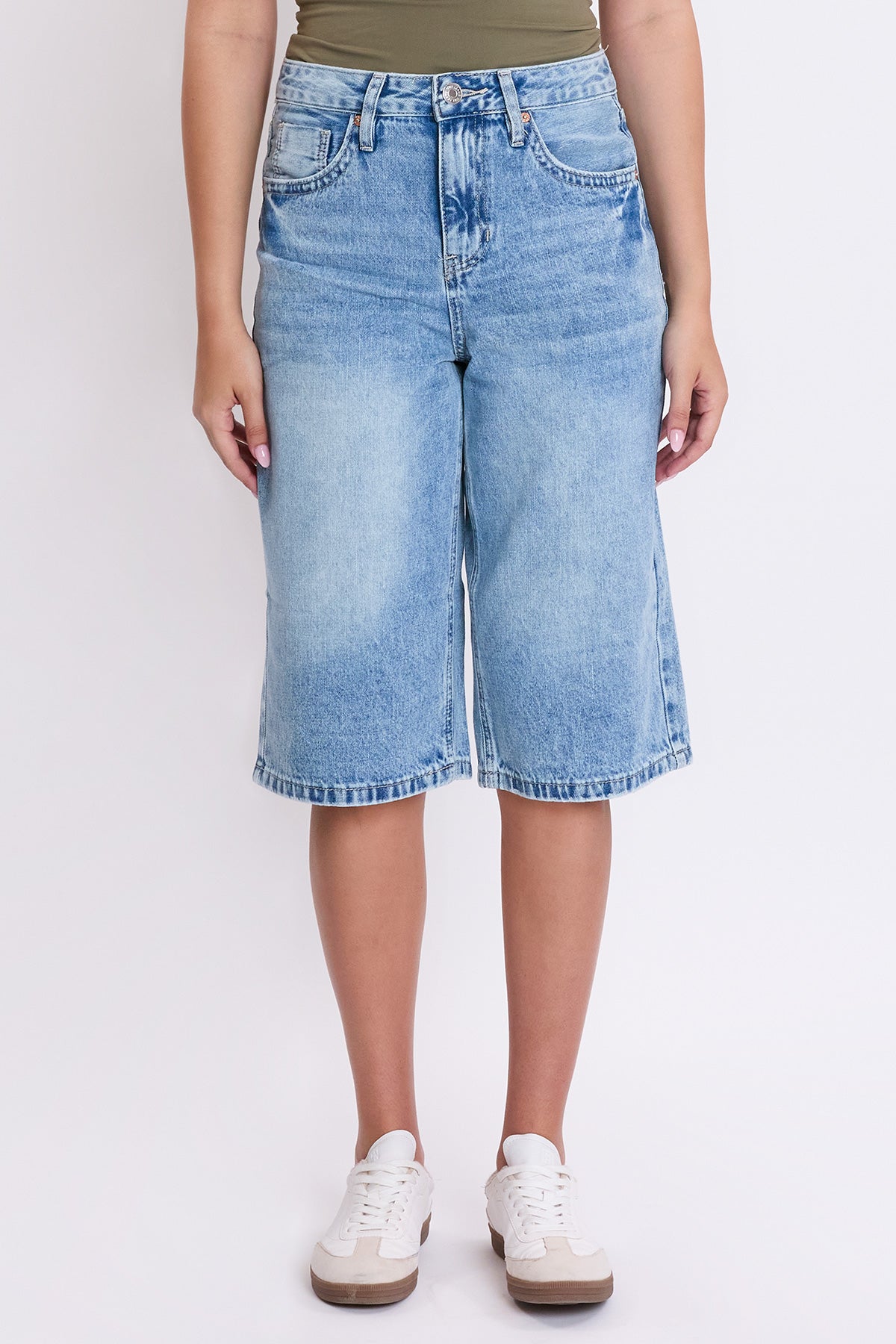 Women's Relaxed Fit Wide Leg Jorts