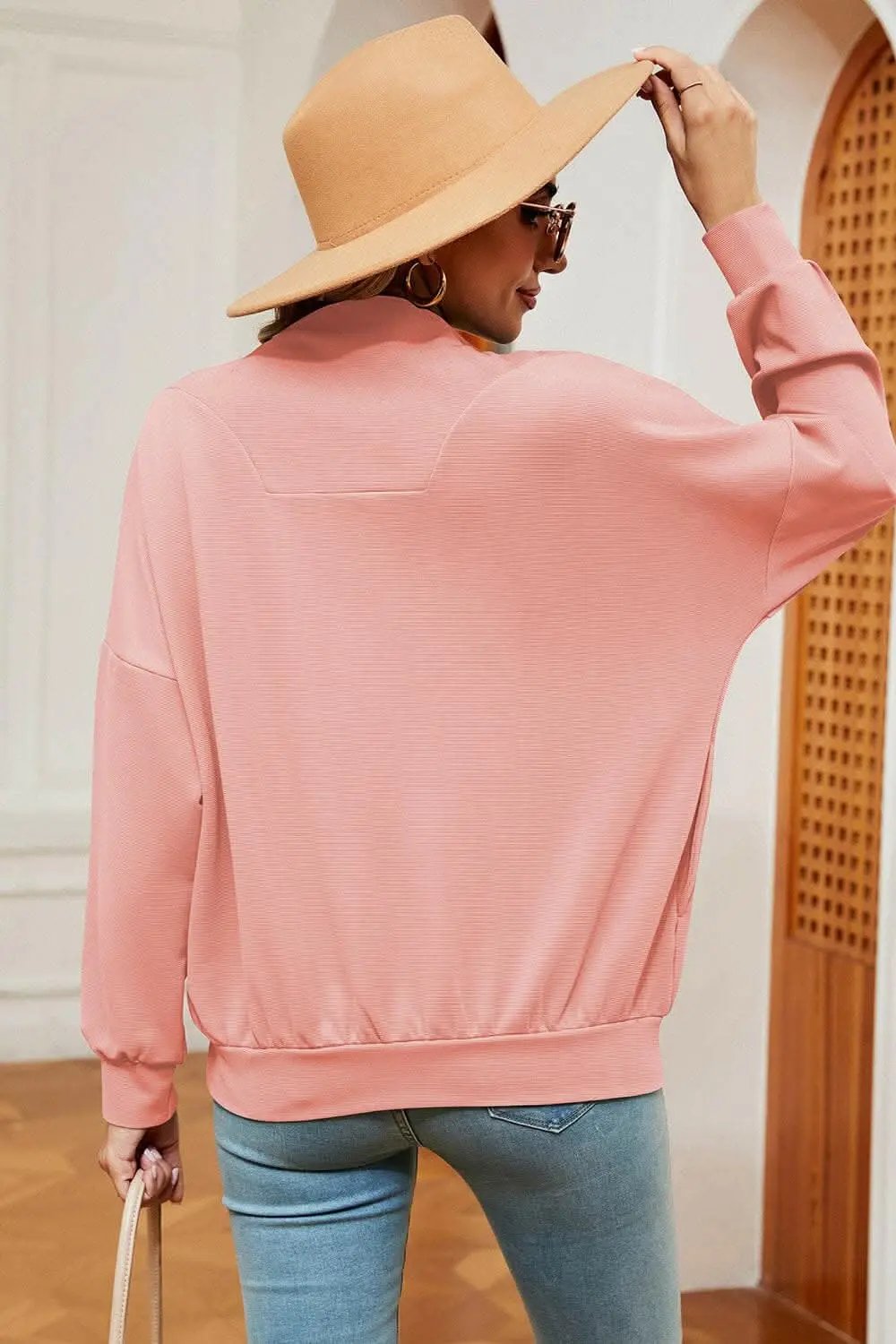Sweatshirt - Chic Half-Zip - Modern Comfort
