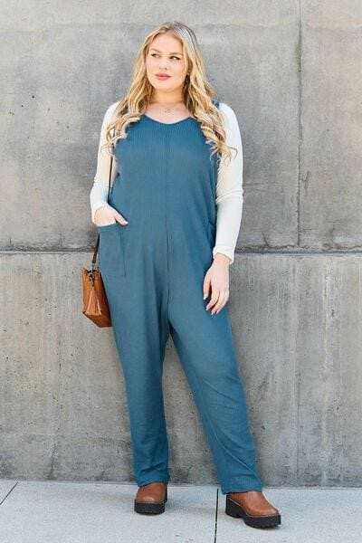 Sleeveless Jumpsuit - With Pockets - Chic