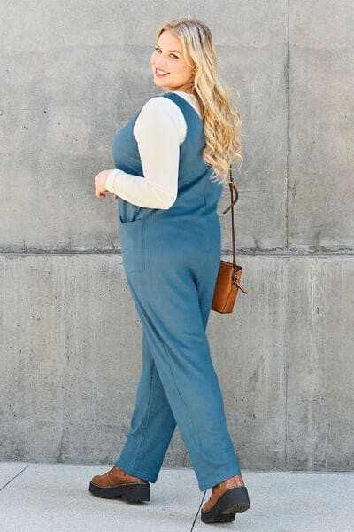 Sleeveless Jumpsuit - With Pockets - Chic
