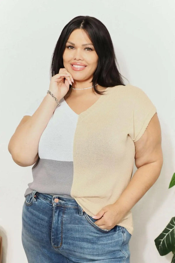 Trendsi Color block v-neck knit top