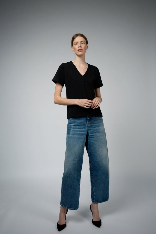 MAGDA ORGANIC COTTON V-NECK T-SHIRT IN BLACK