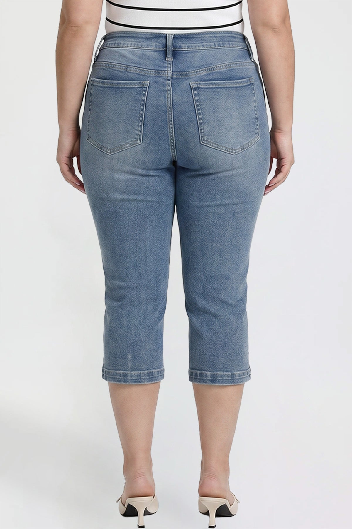 Women's Plus Pin Tuck Capri