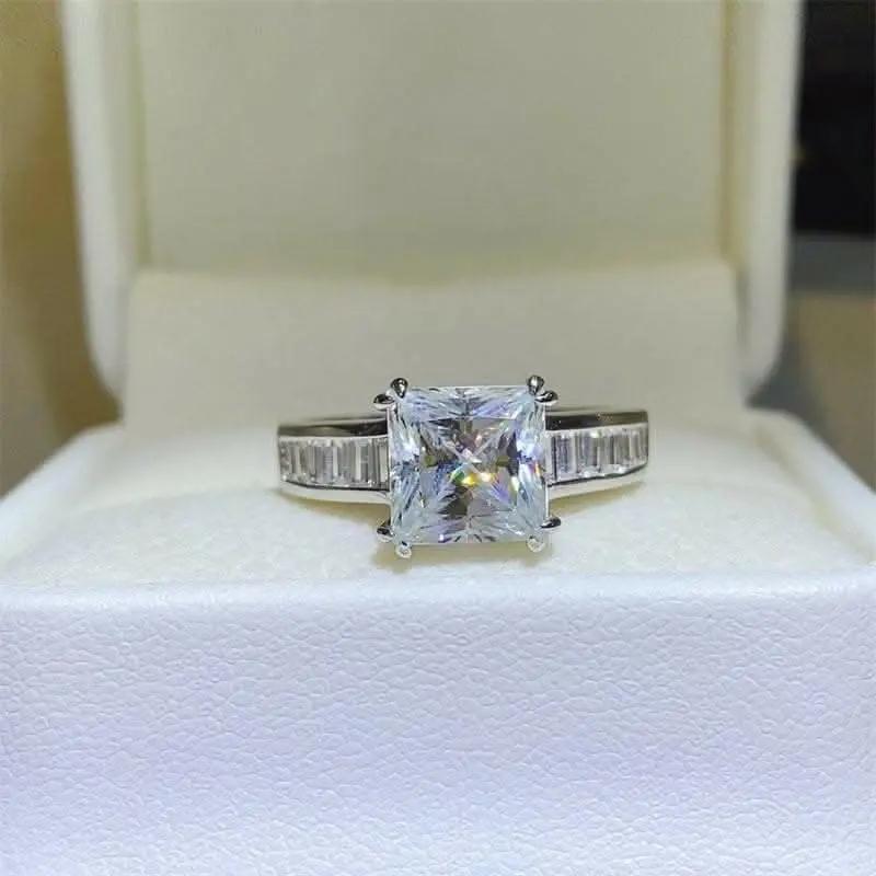 Trendsi just arrived - Elegant Moissanite Square Ring