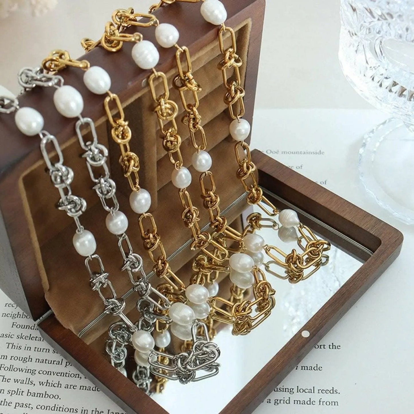 Necklace - Elegant Pearl Charm - Classic Style