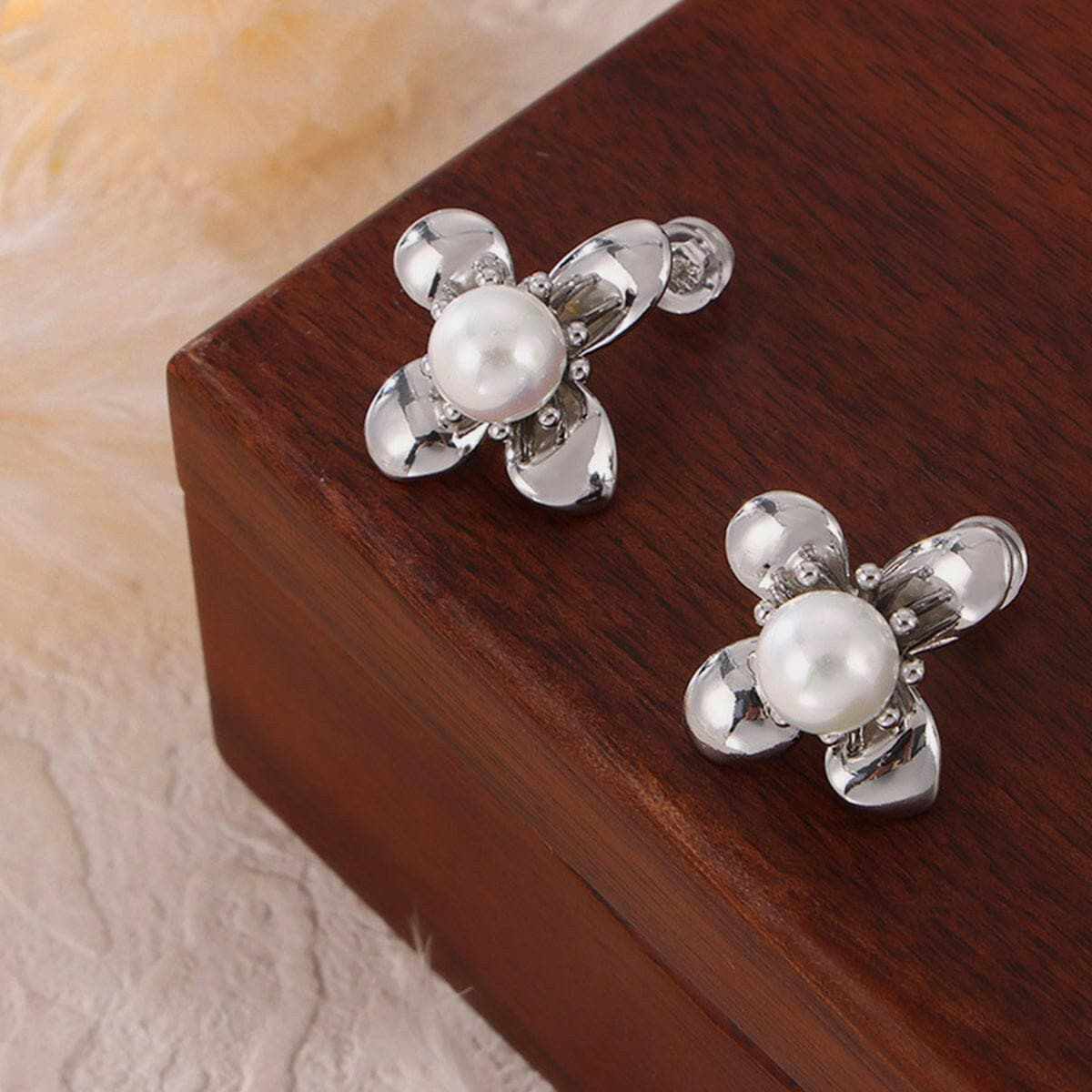 Trendsi just arrived - Elegant floral titanium earrings