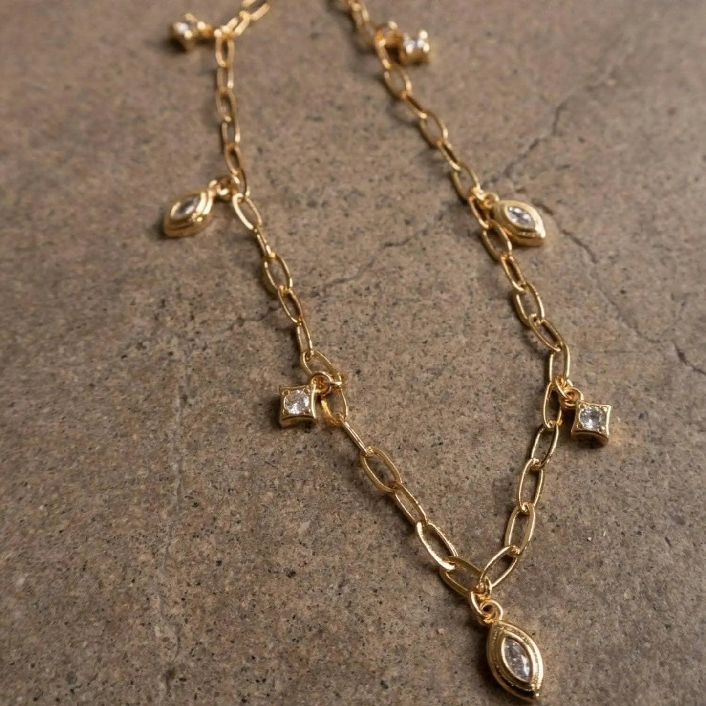 Necklace - Gold-Plated Zircon - Elegant Dainty Style