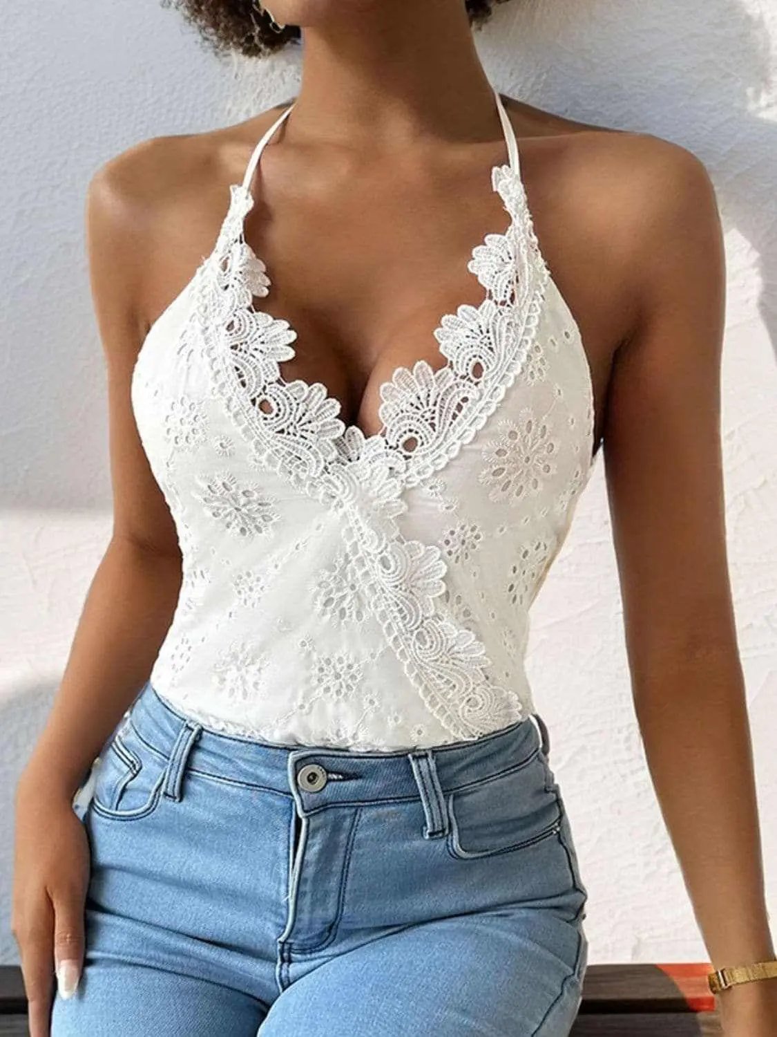 Trendsi Elegant lace bodysuit with sheer details