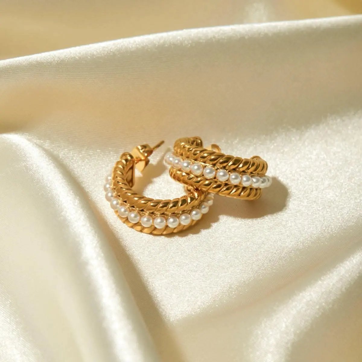 Trendsi Elegant pearl c-hoop earrings
