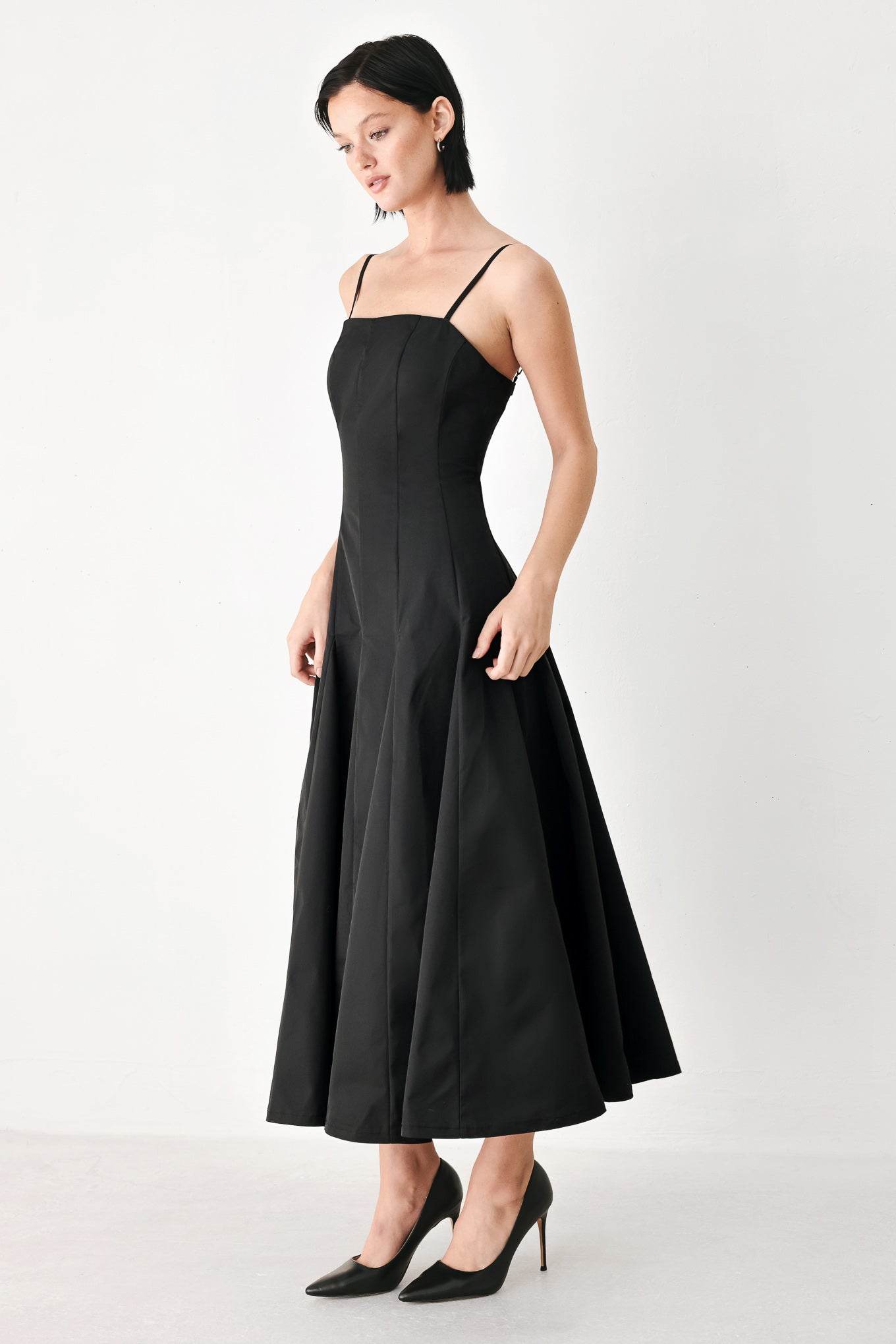 TIMELESS ROMANCE MIDI DRESS