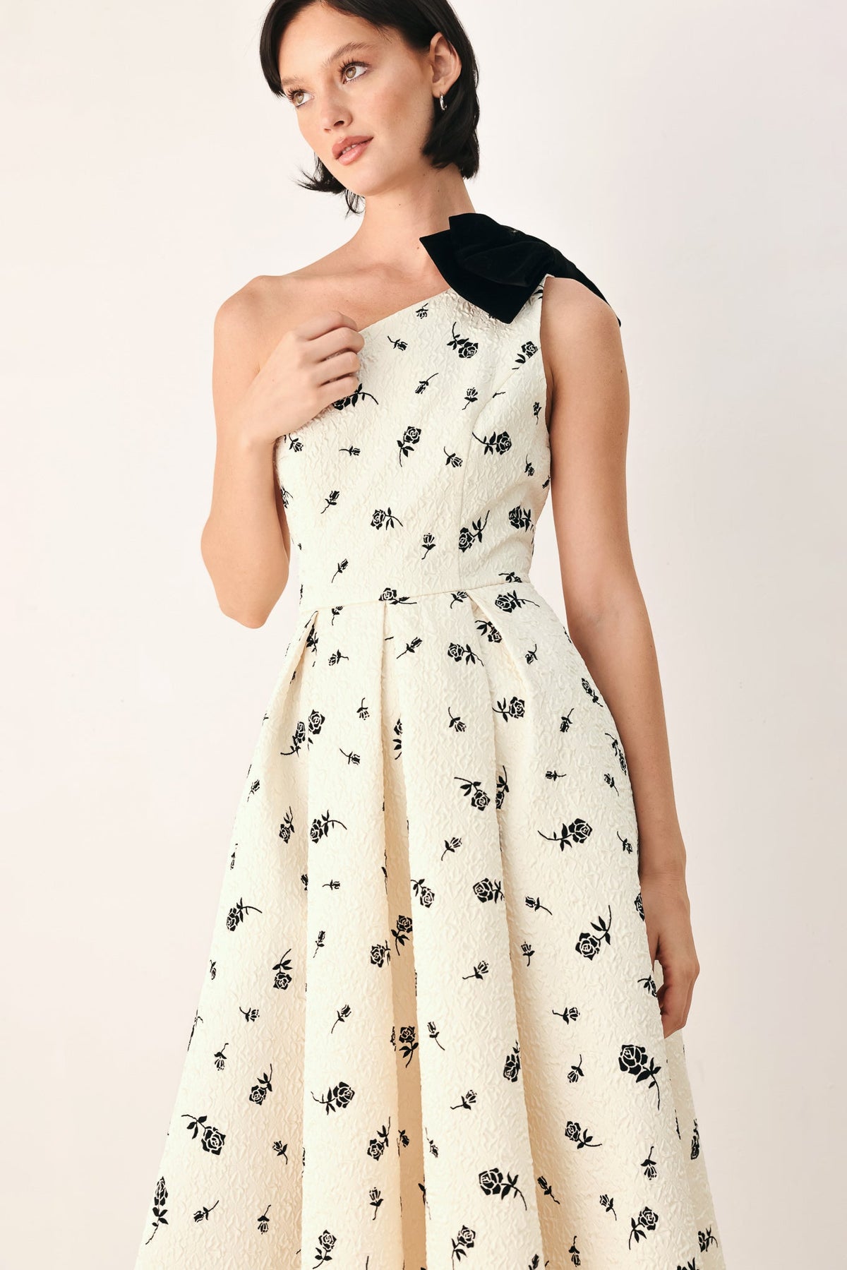 PERFECTLY POISED ONE SHOULDER BOW MIDI DRESS