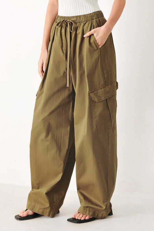 STAY IN MOTION WOVEN BARREL PANTS