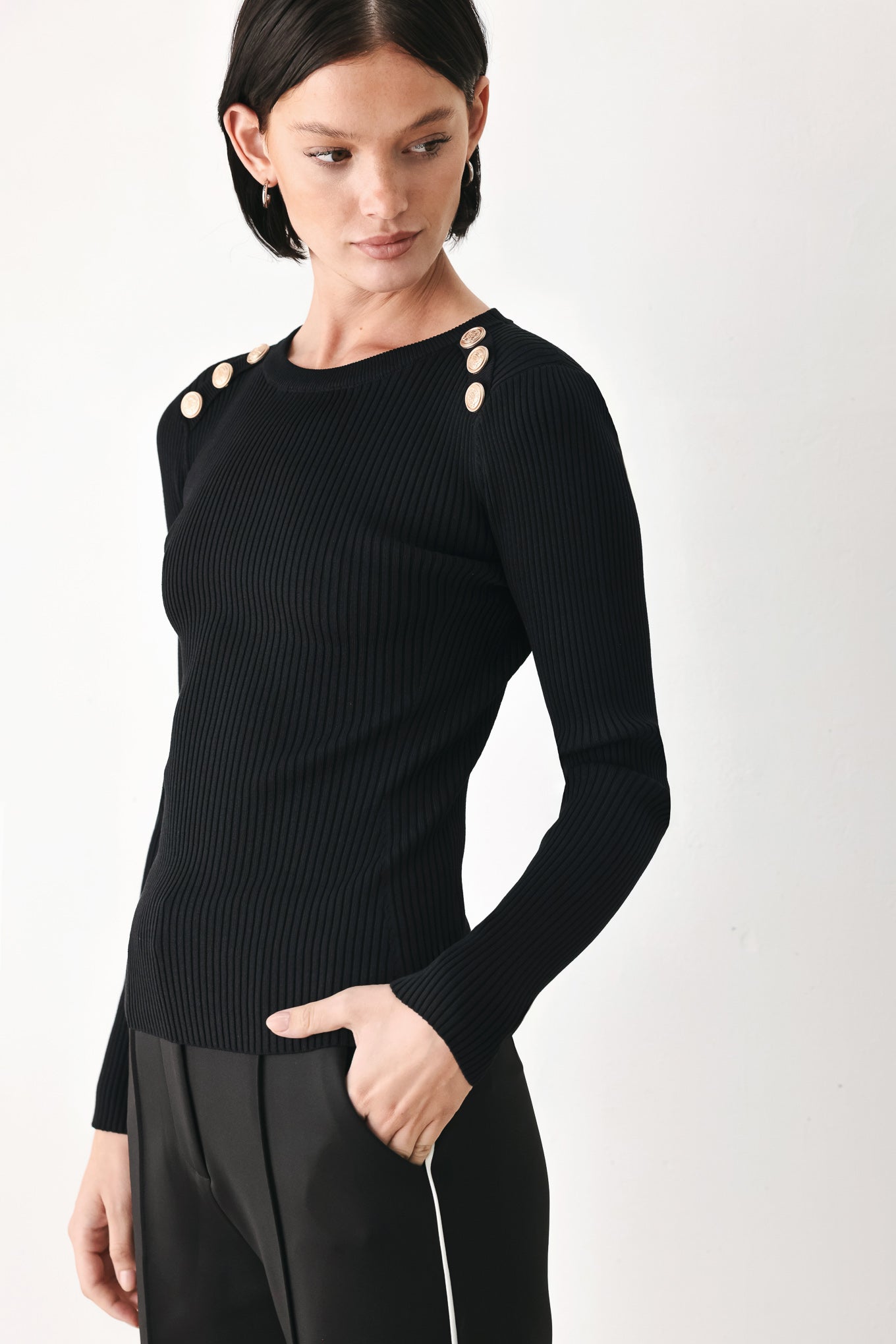 SOFT CREAM CLASSIC RIB SWEATER TOP