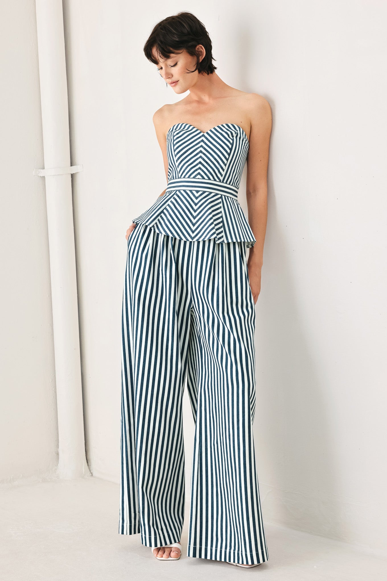 THE COASTAL CLUB WOVEN TOP