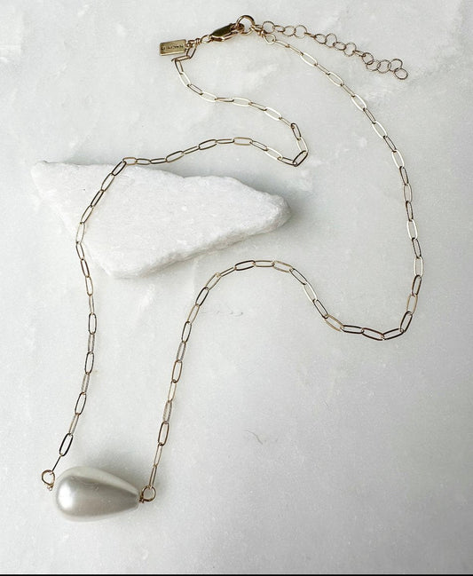 Rach B Freshwater pearl horizontal pendant necklace