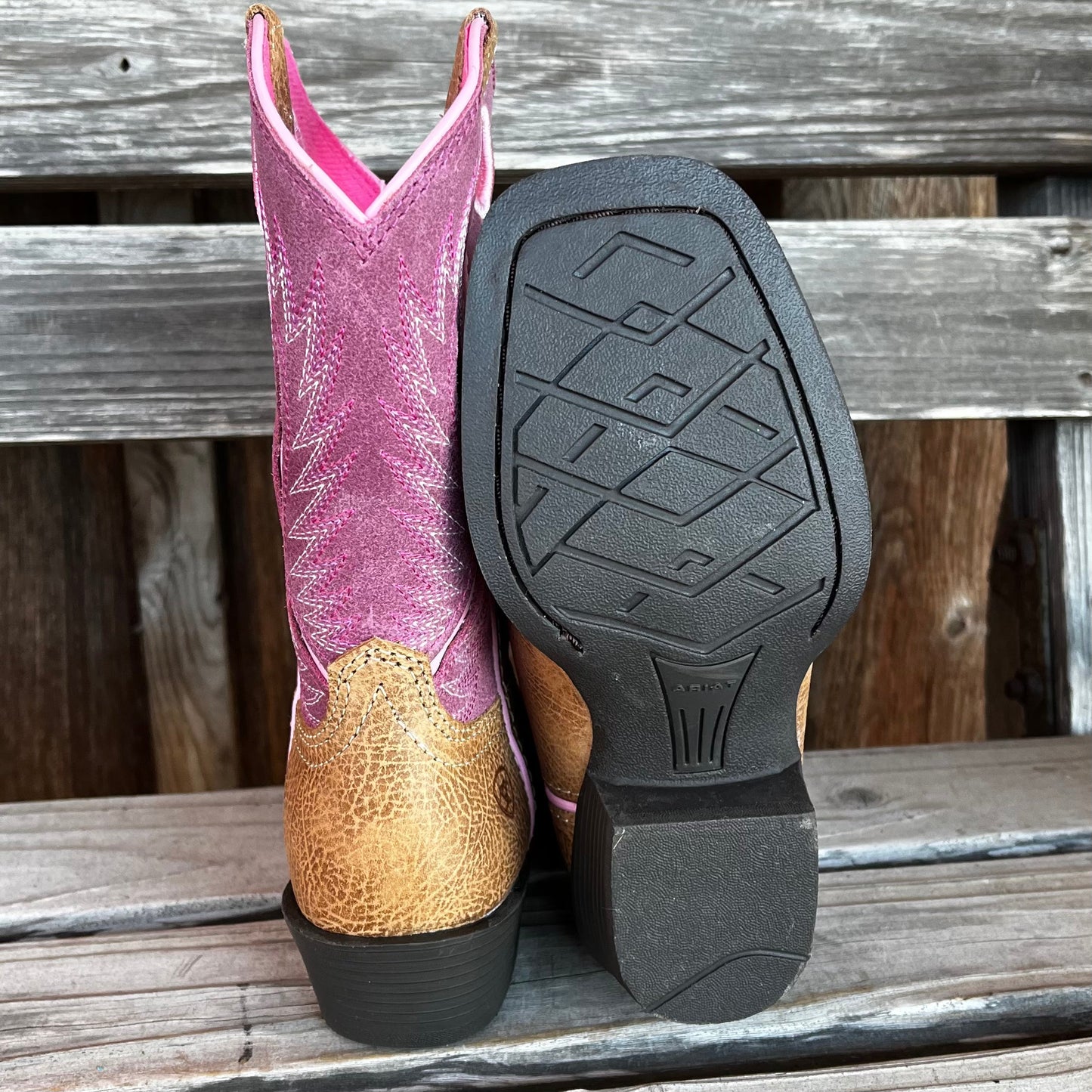 Pink Futurity | Ariat Girls