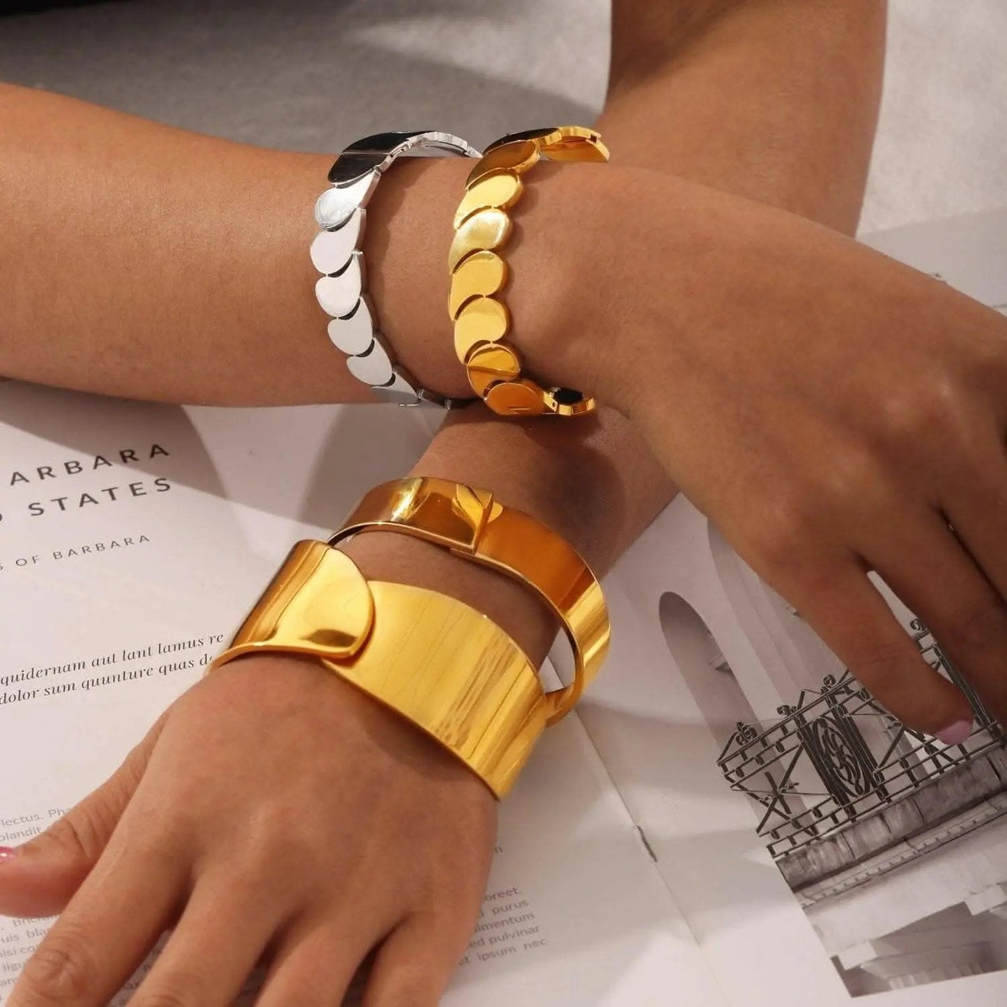 Trendsi just arrived - Gold-plated titanium bracelet