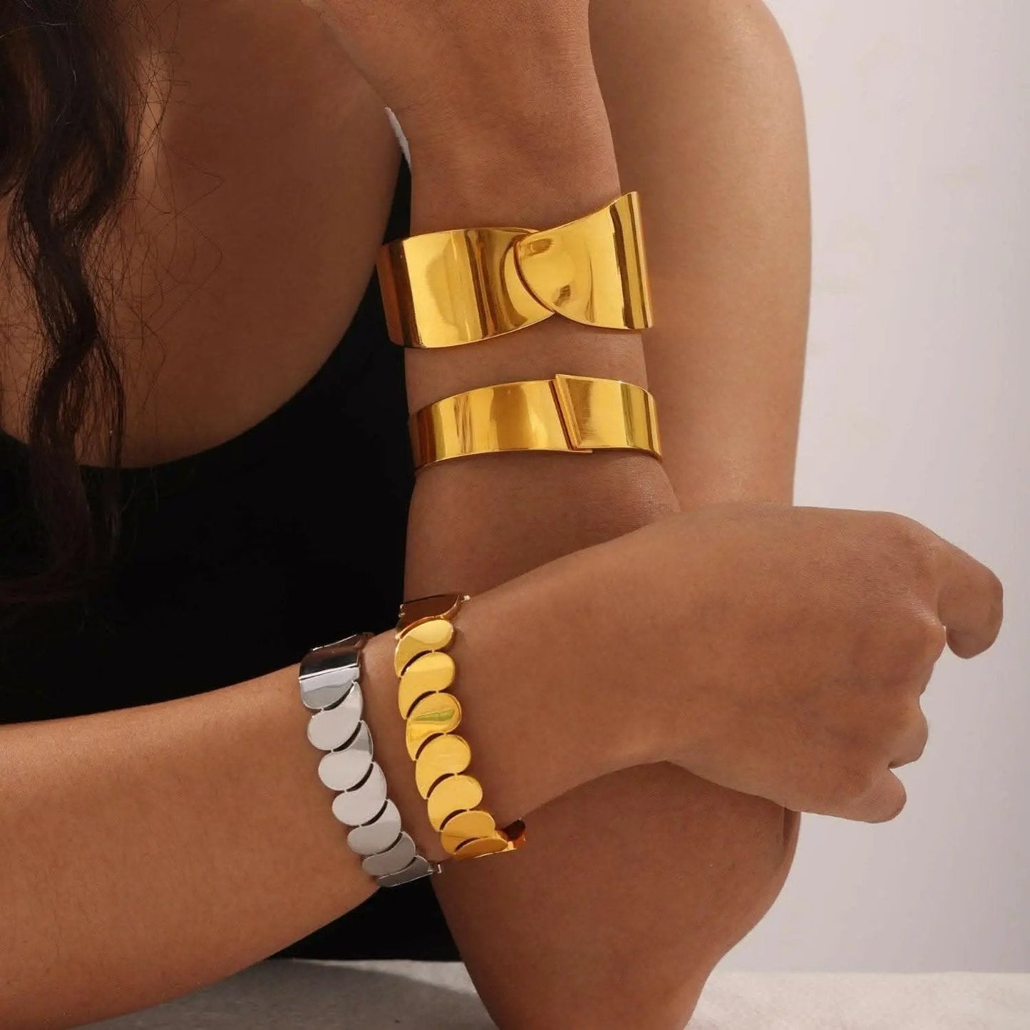 Trendsi just arrived - Gold-plated titanium bracelet